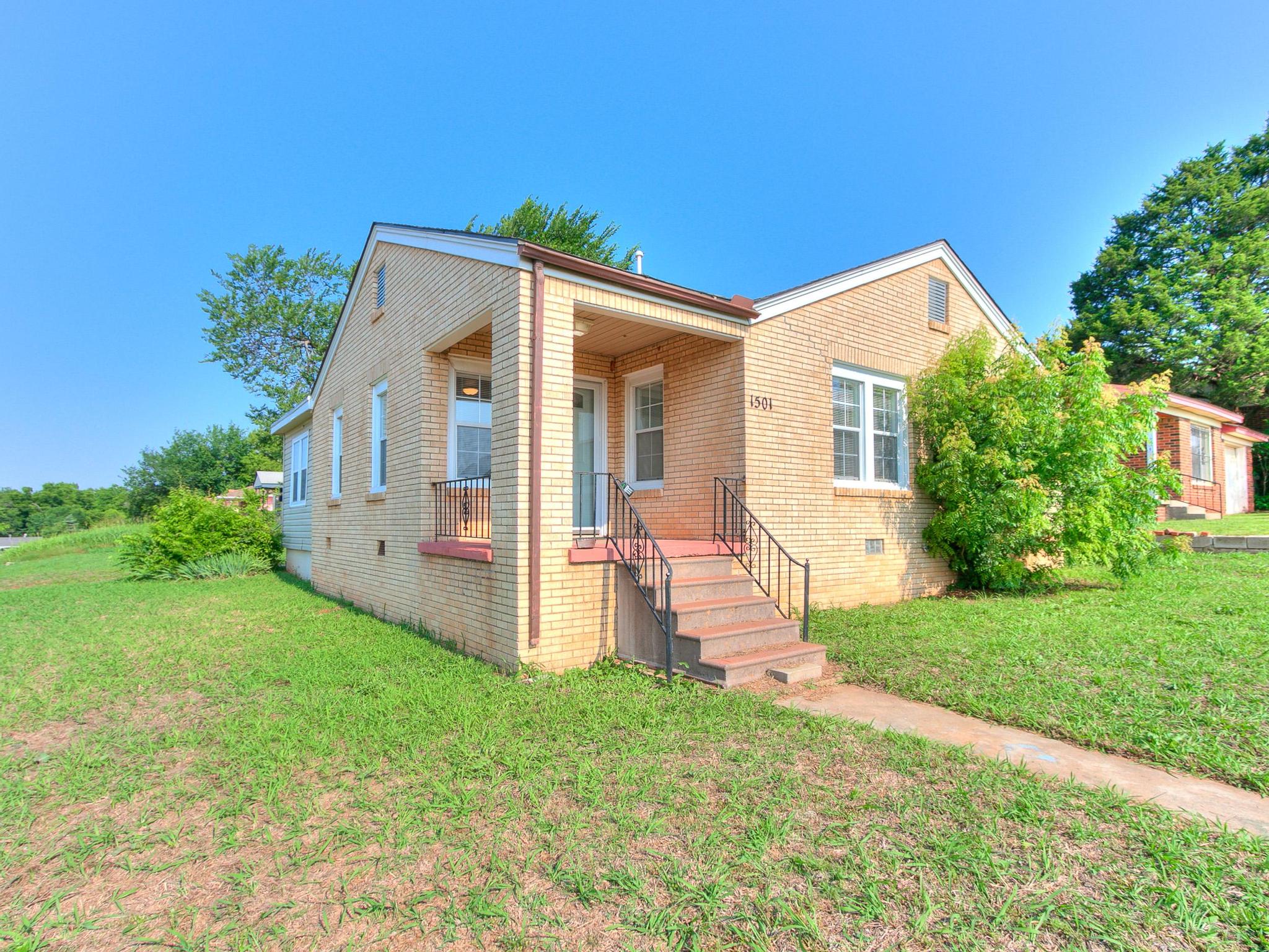 1501 Northeast Grand Boulevard